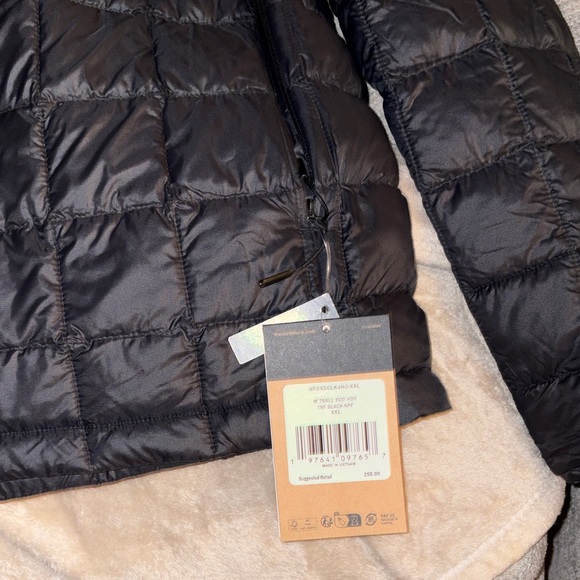 The North Face Quilted Black Jacket - Picture 2 of 8
